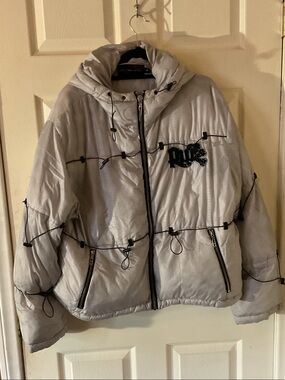 Racer  Light Gray Puffer Jacket with Drawcord Detail size medium